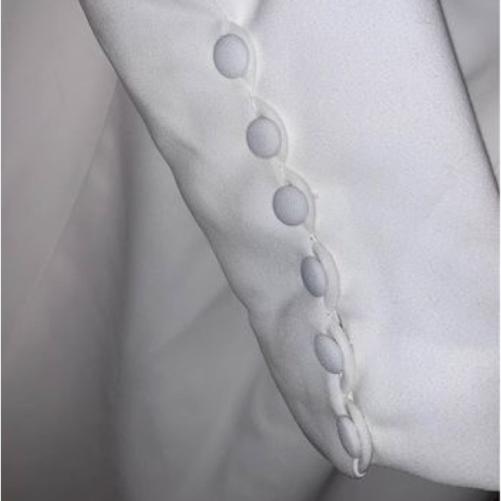 Brand new wedding dress! Only tried on a few times! UNALTERED!!!! New with tags